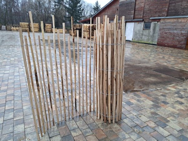 Kastanie Staketenzaun Dolomit 150/180 cm hoch, 5m-Rolle, Lattabstand ca 4-6cm