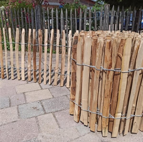 Proline Staketenzaun Kastanie 50 cm hoch, 10m-Rolle, Lattabstand ca 2-4cm